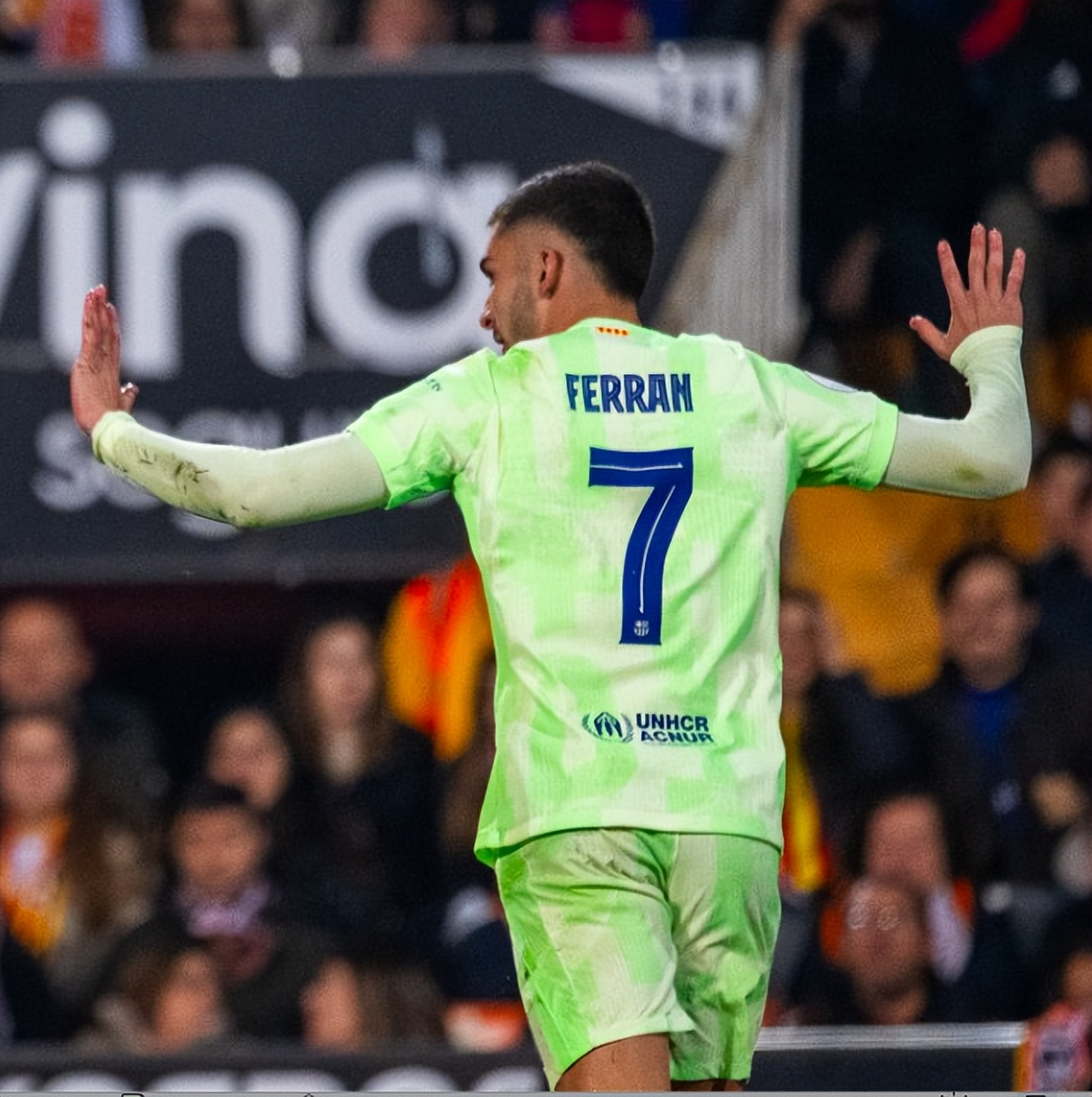 瓦伦西亚主场大胜，积分榜前进一步的简单介绍