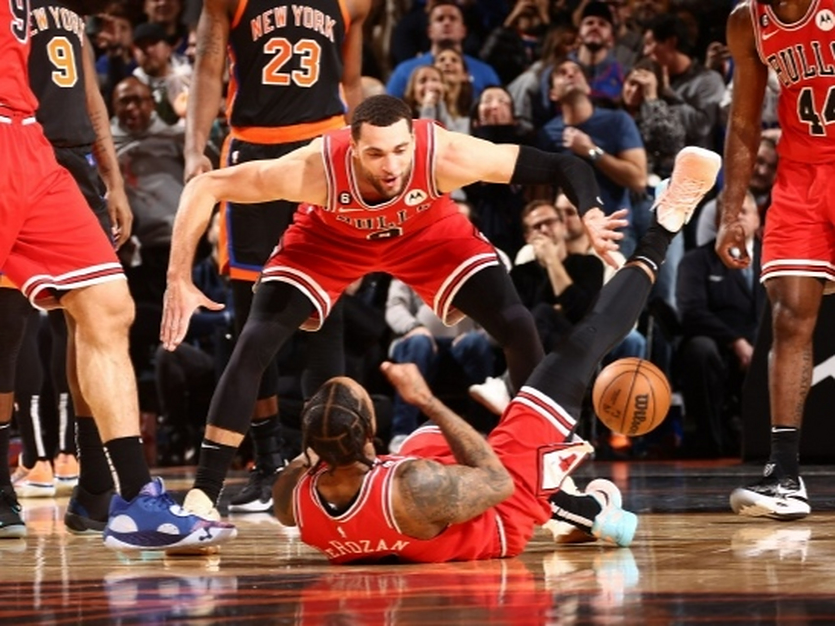 关于公牛客场擒下尼克斯，取得三连胜的信息