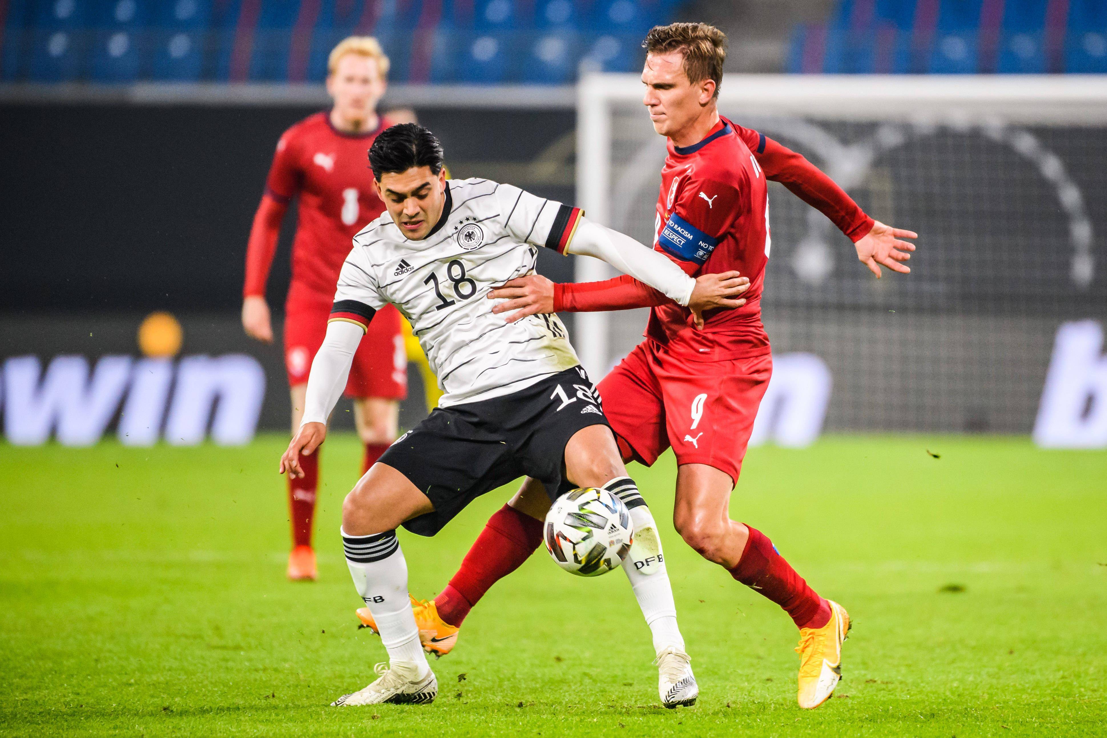 关于激情燃烧!欧洲国家足球对决场面精彩纷呈的信息 关于激情燃烧!欧洲国家足球对决场面精彩纷呈的信息