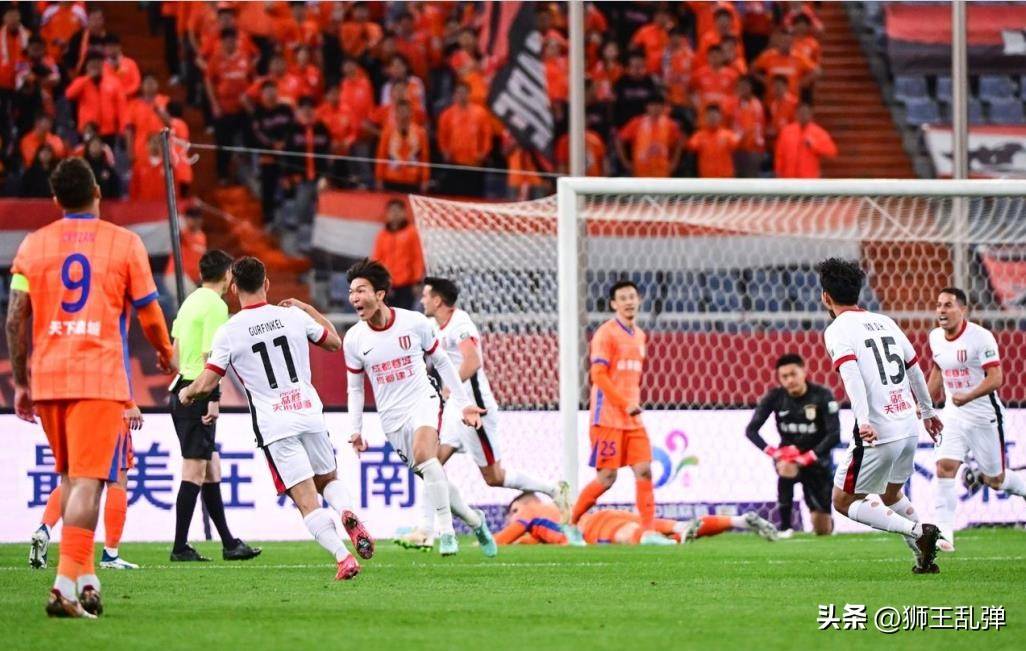 乐鱼体育活动-塞尔塔战术大变阵，成功击败对手获取三分的简单介绍