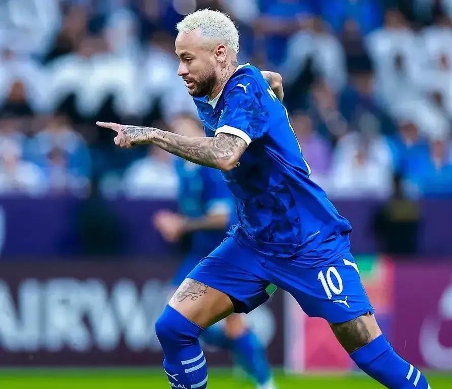 关于巴黎心碎！内马尔点球破门无效，遭遇淘汰的信息