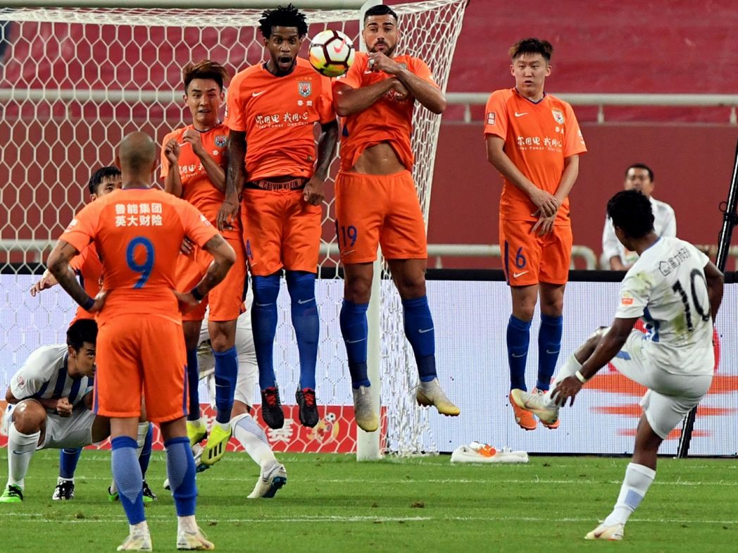 鲁能主场逆转华夏幸福，取得关键胜利的简单介绍