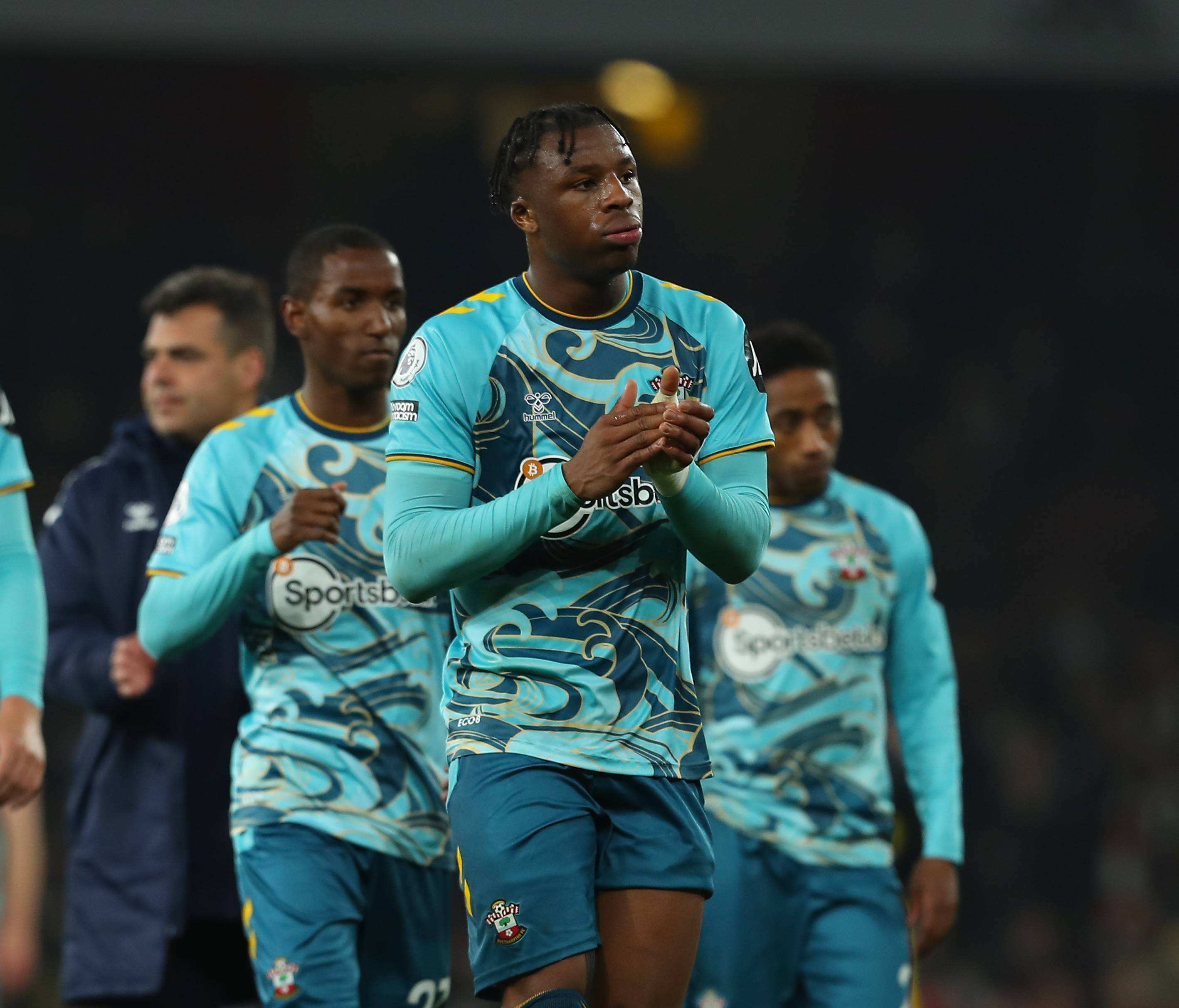 乐鱼体育app下载地址-南安普顿主场憾负沃特福德，保级危机加重